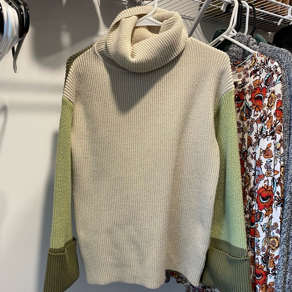 Color block Turtleneck